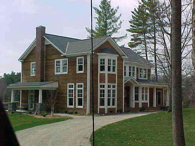 Building photograph for 512 TWIN LAKES ROAD
